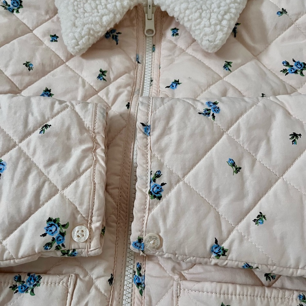 Levi’s Floral Quilted Puffer Jacket with Sherpa Collar, S - Picture 4 of 6